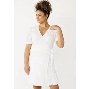 NWT Draper James RSVP Textured White wrap Dress